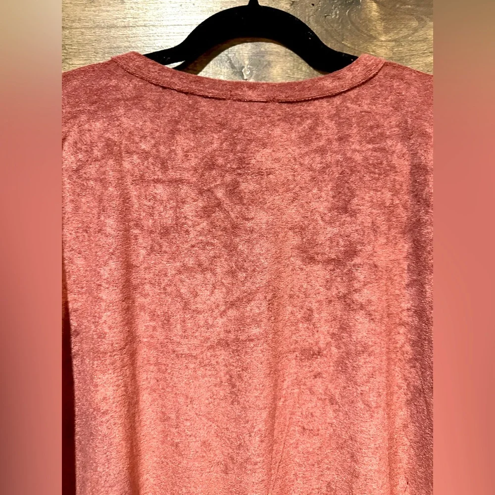 NWOT BiBi Long Sleeve Boho Aztec Thumb Hole Top Sz M - Picture 5 of 16